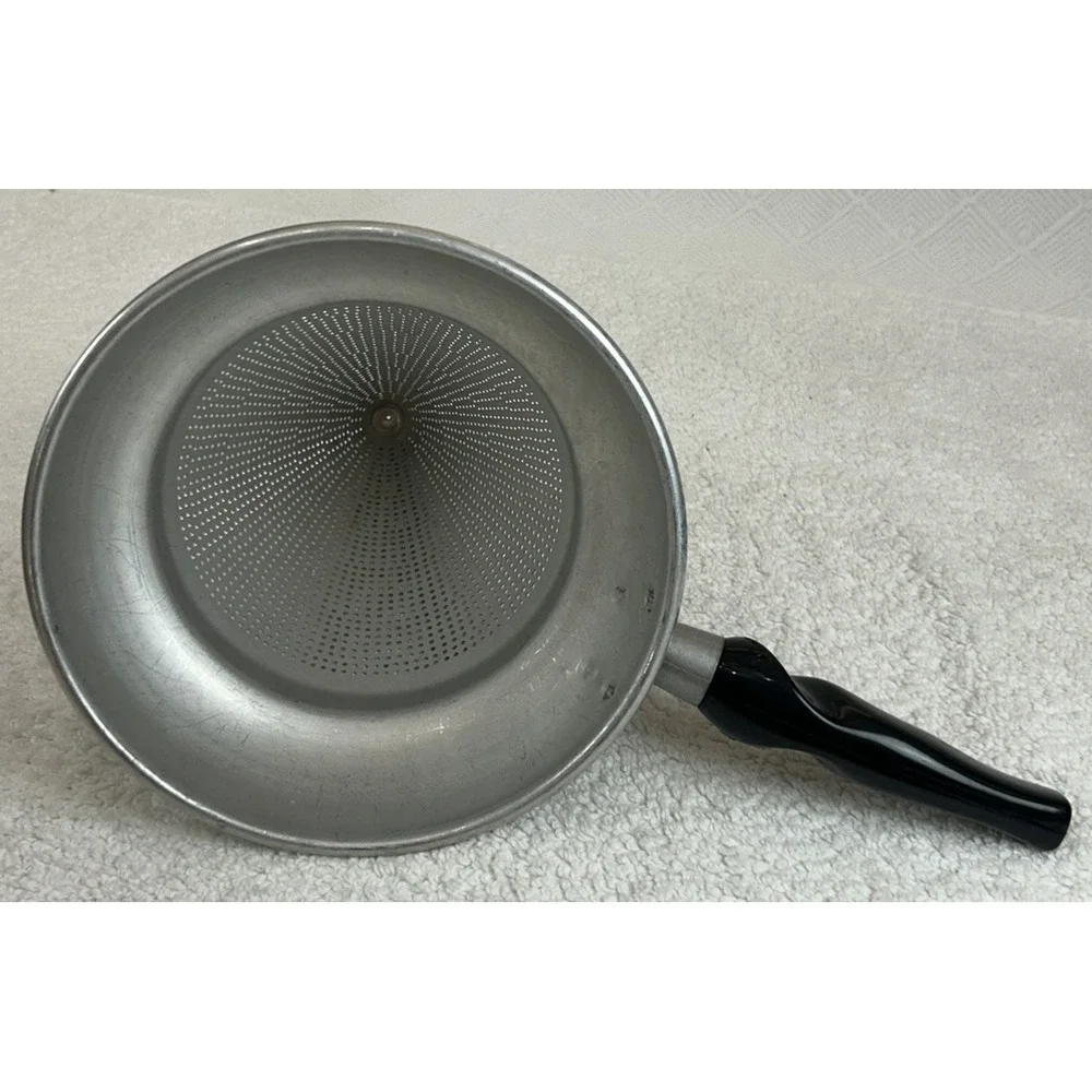 Vtg Wear-Ever 475 USA Aluminum Cone Sieve Strainer Colander & Wood Pestle EUC